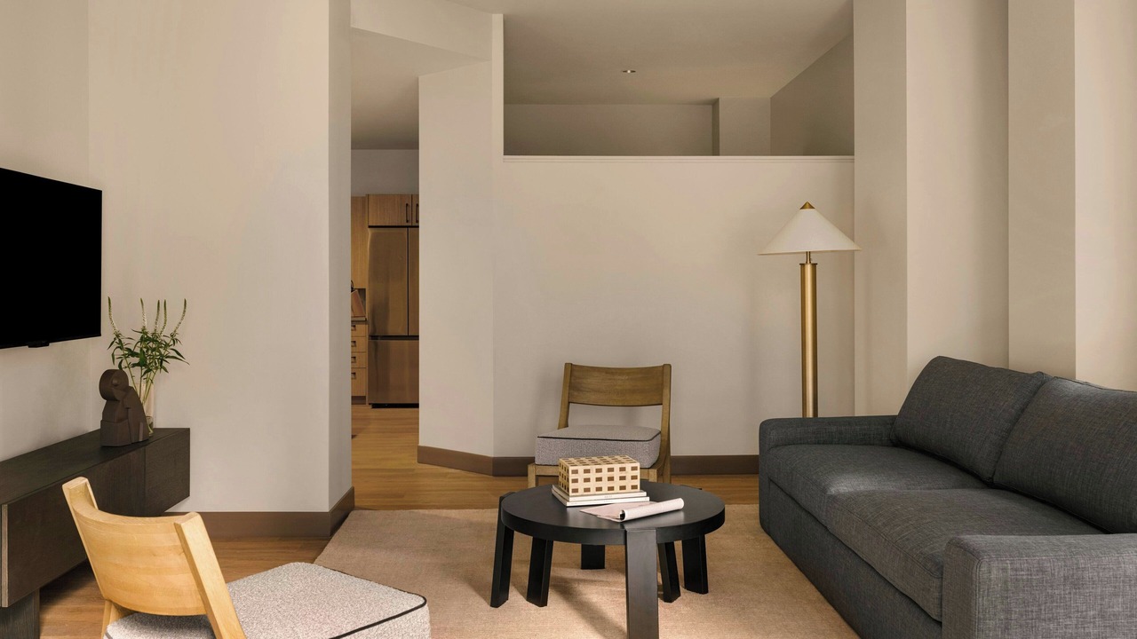 Photo of Livingroom in Streeterville