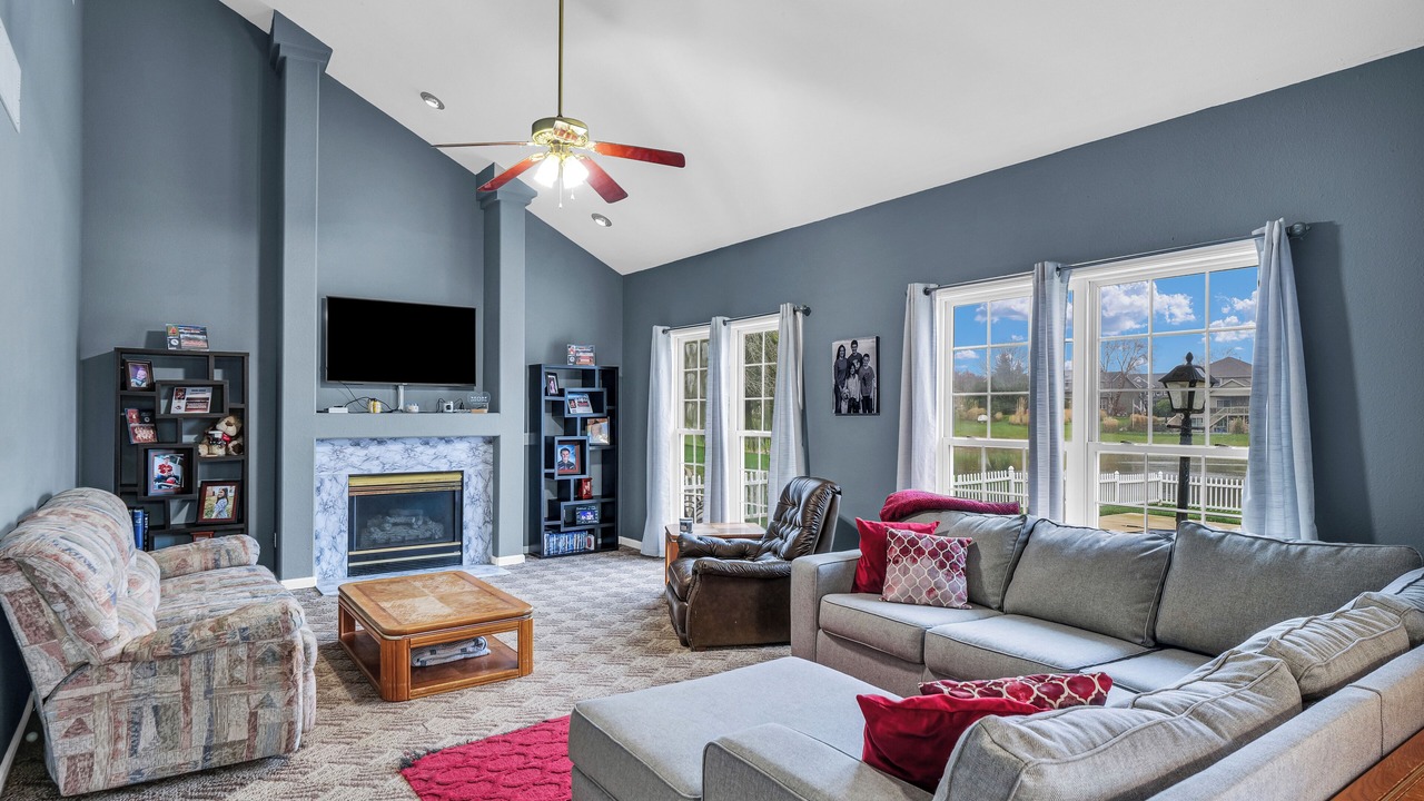 Photo of Livingroom in Mahomet