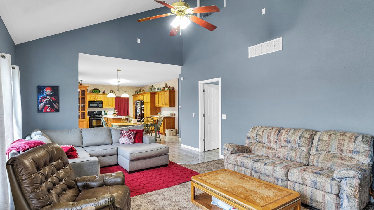 Photo of Livingroom in Mahomet