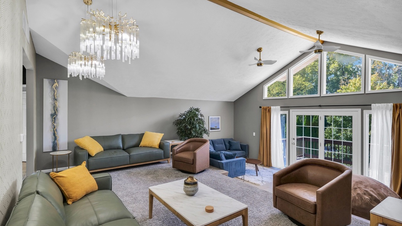 Photo of Livingroom in Bloomington
