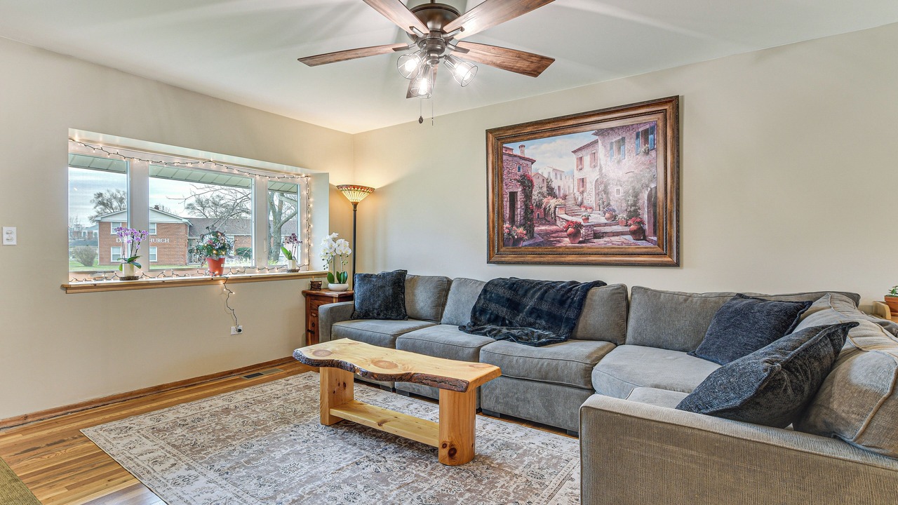 Photo of Livingroom in Schaumburg