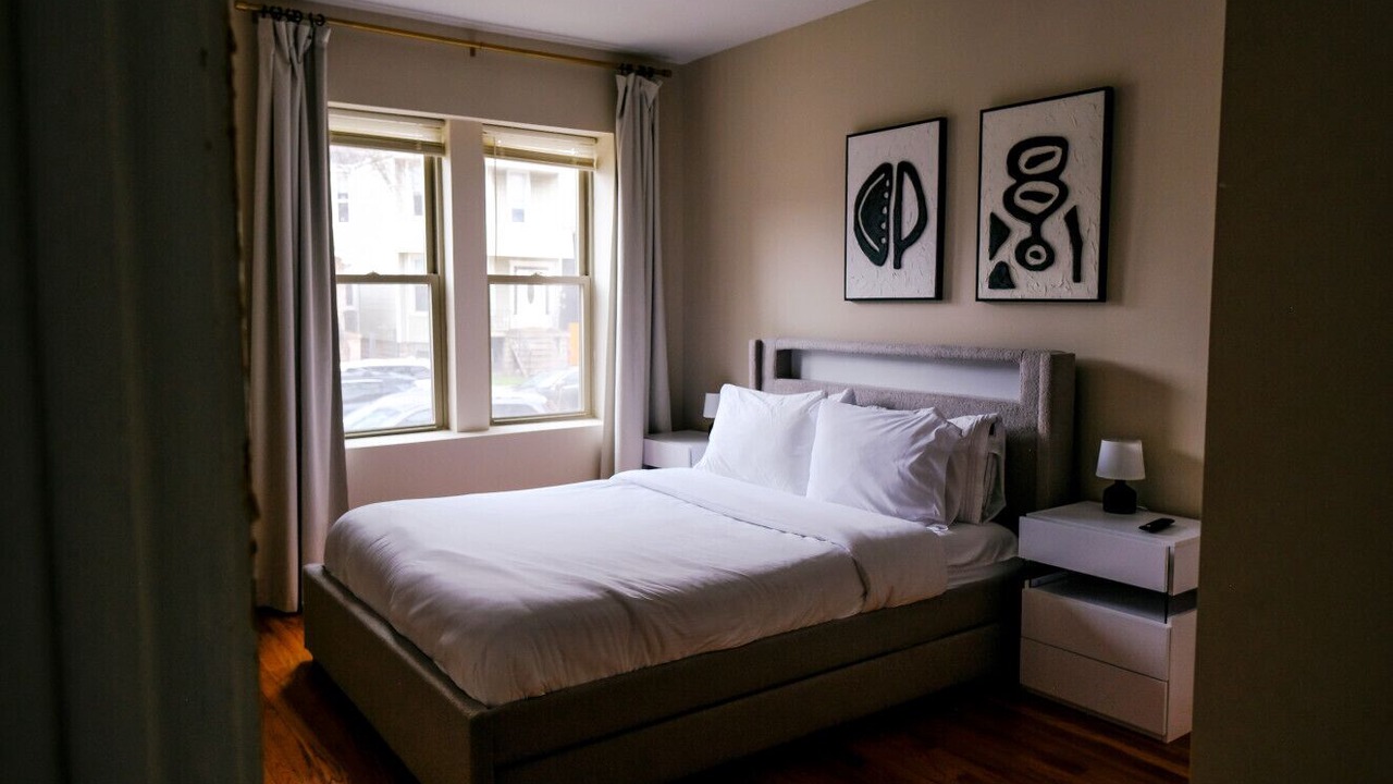 Photo of Bedroom in Irving Park East