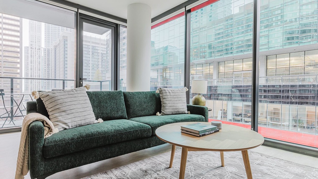 Photo of Livingroom in Streeterville