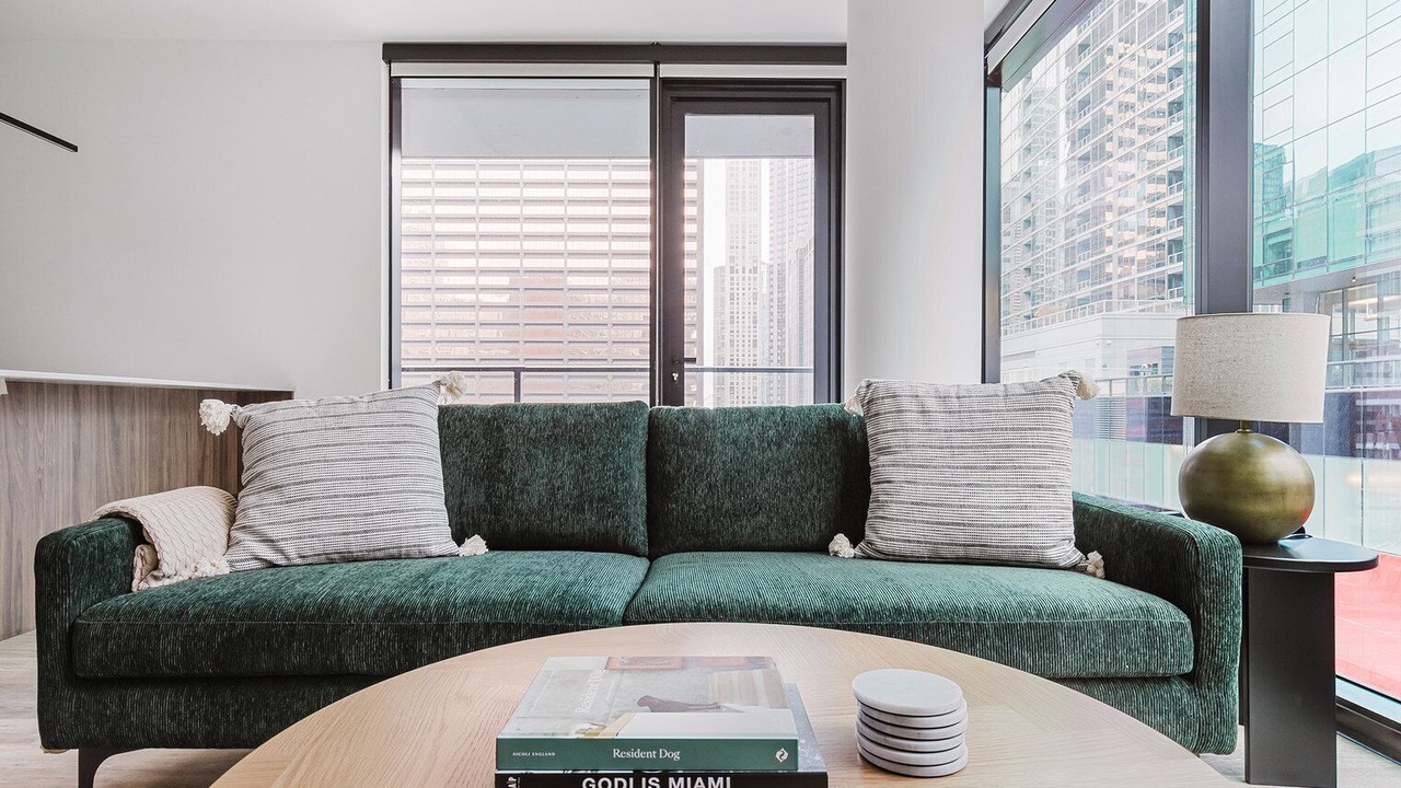 Photo of Livingroom in Streeterville