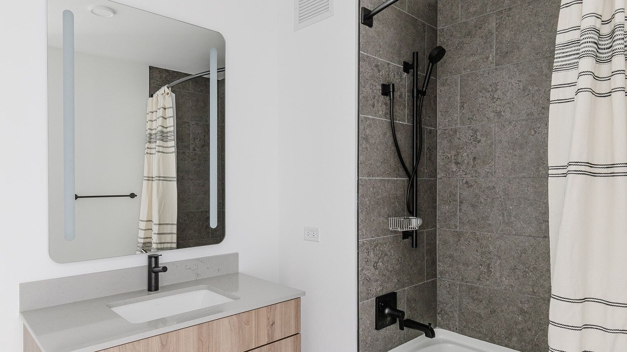 Photo of Bathroom in Streeterville