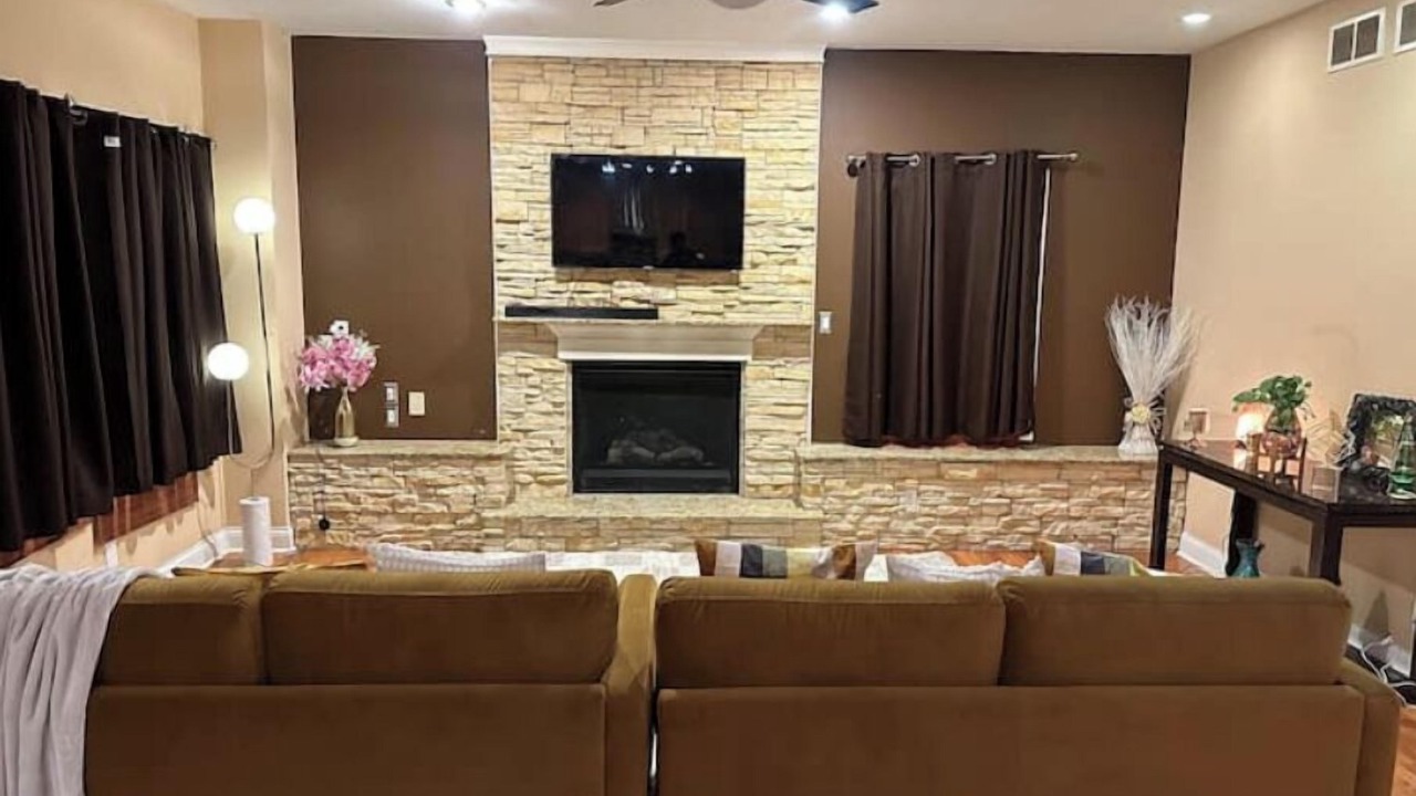 Photo of Livingroom in Westmont