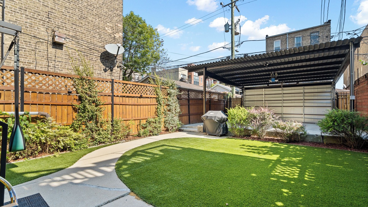 Photo of Outdoor in West Town