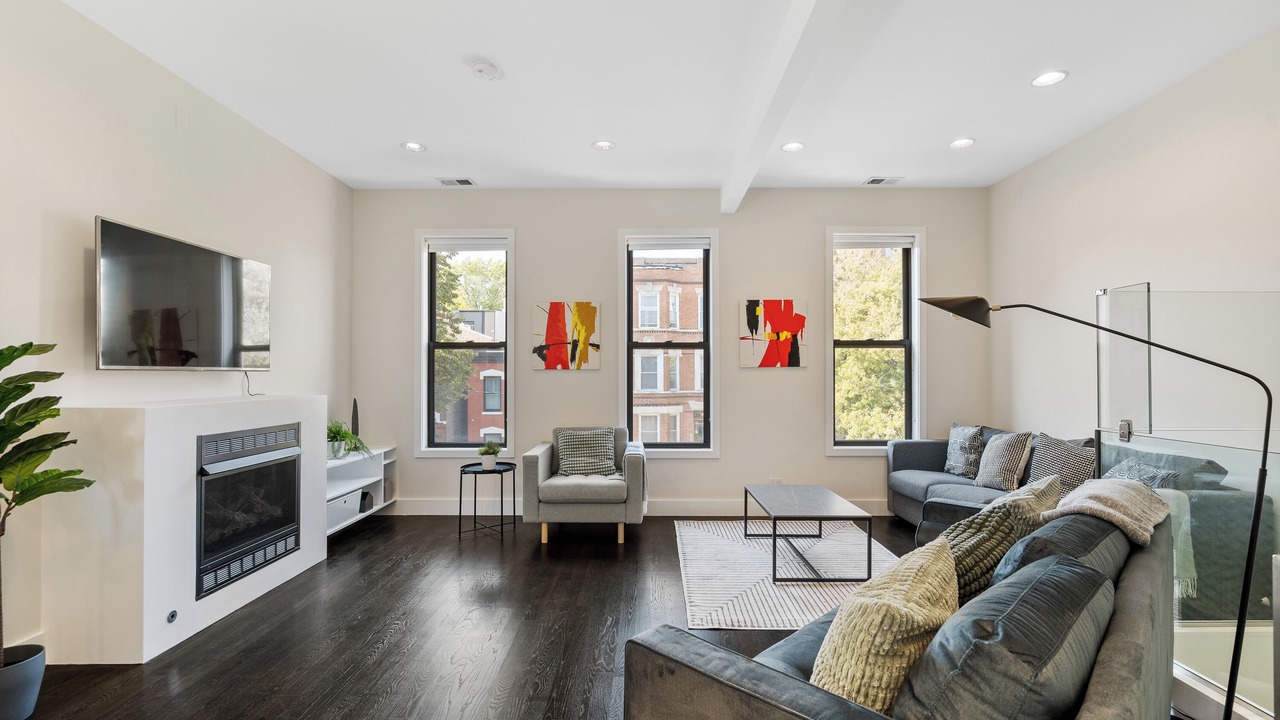 Photo of Livingroom in West Town