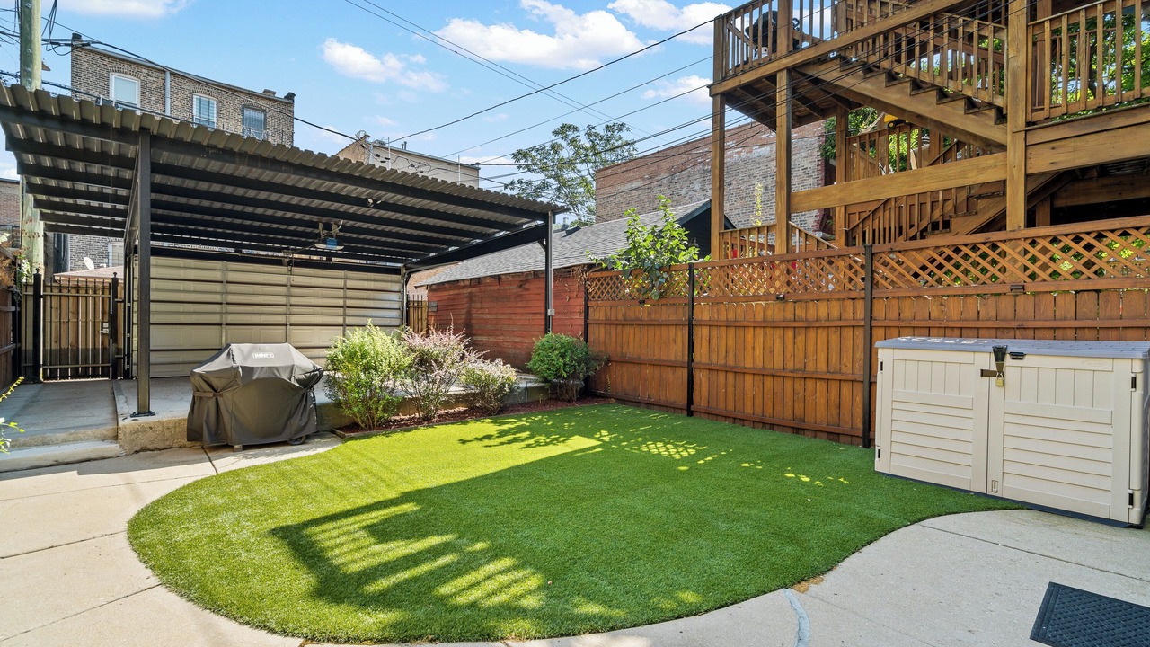 Photo of Outdoor in West Town