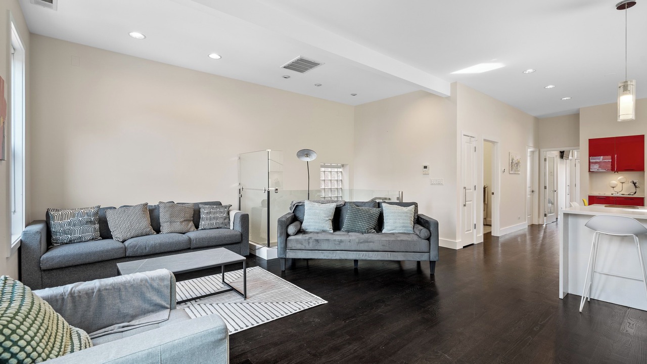 Photo of Livingroom in West Town