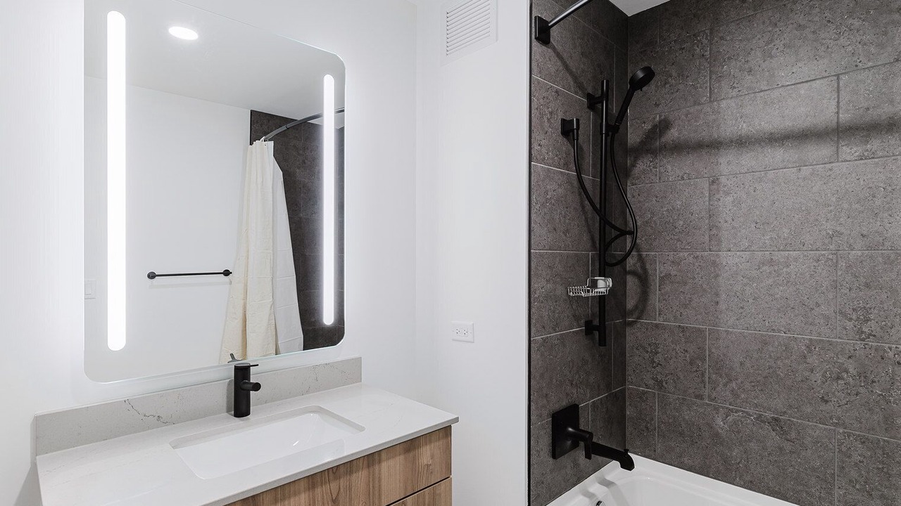 Photo of Bathroom in Streeterville