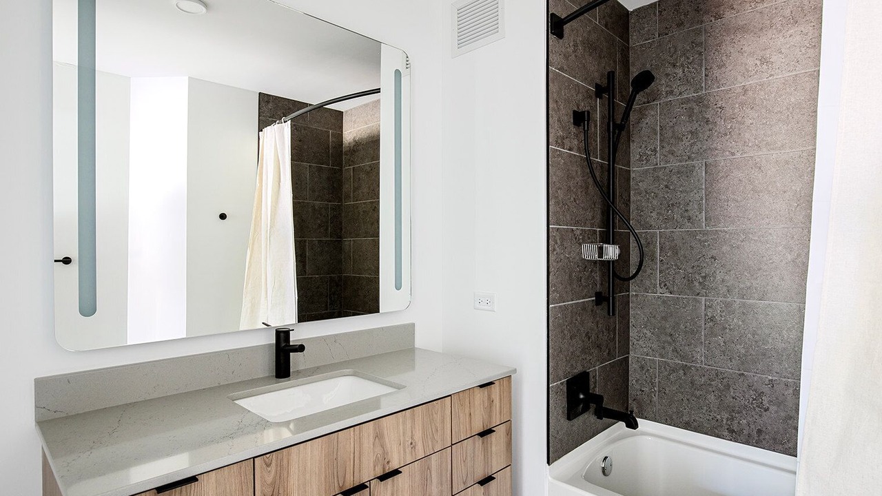 Photo of Bathroom in Streeterville