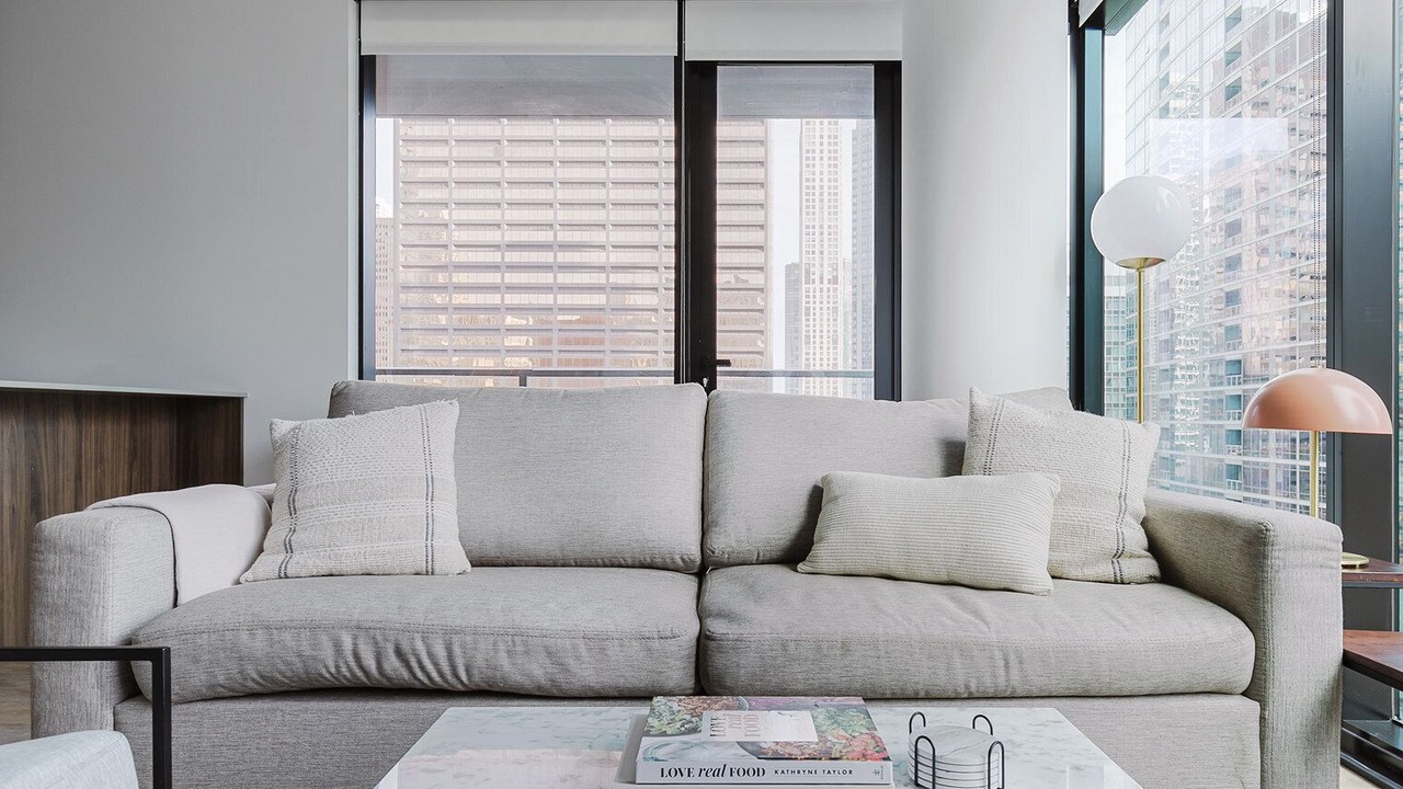 Photo of Livingroom in Streeterville