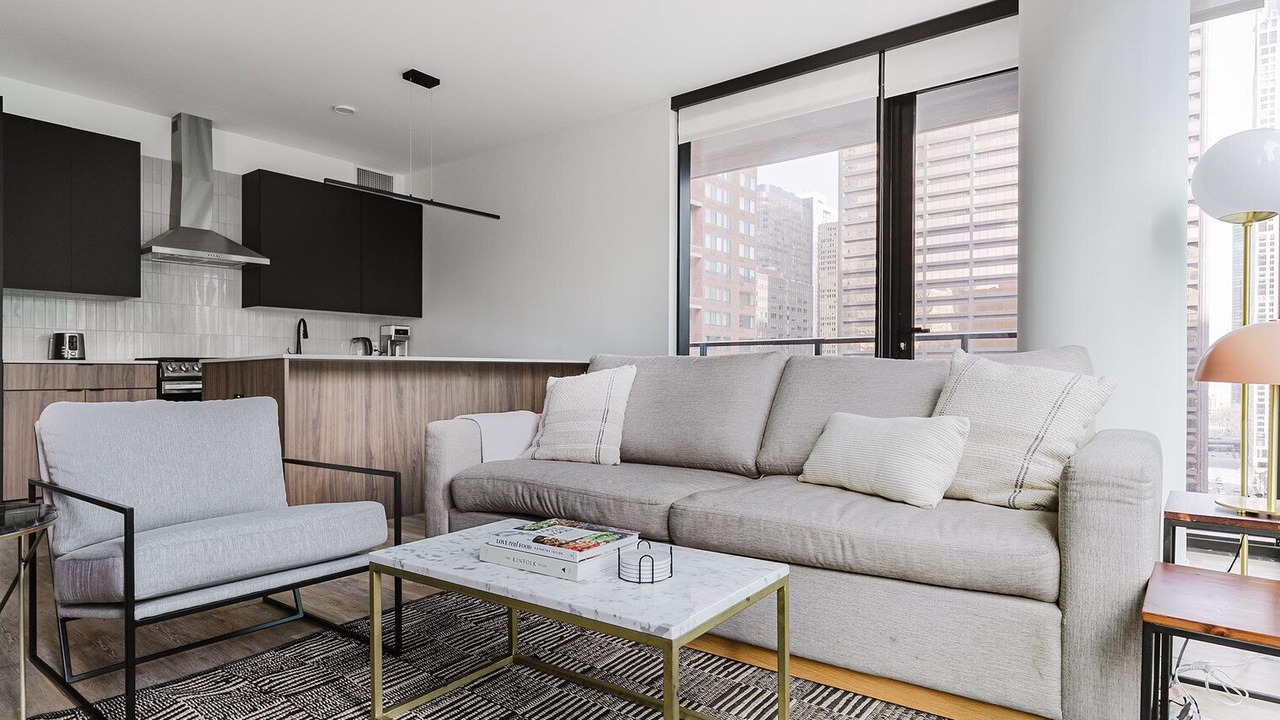 Photo of Livingroom in Streeterville