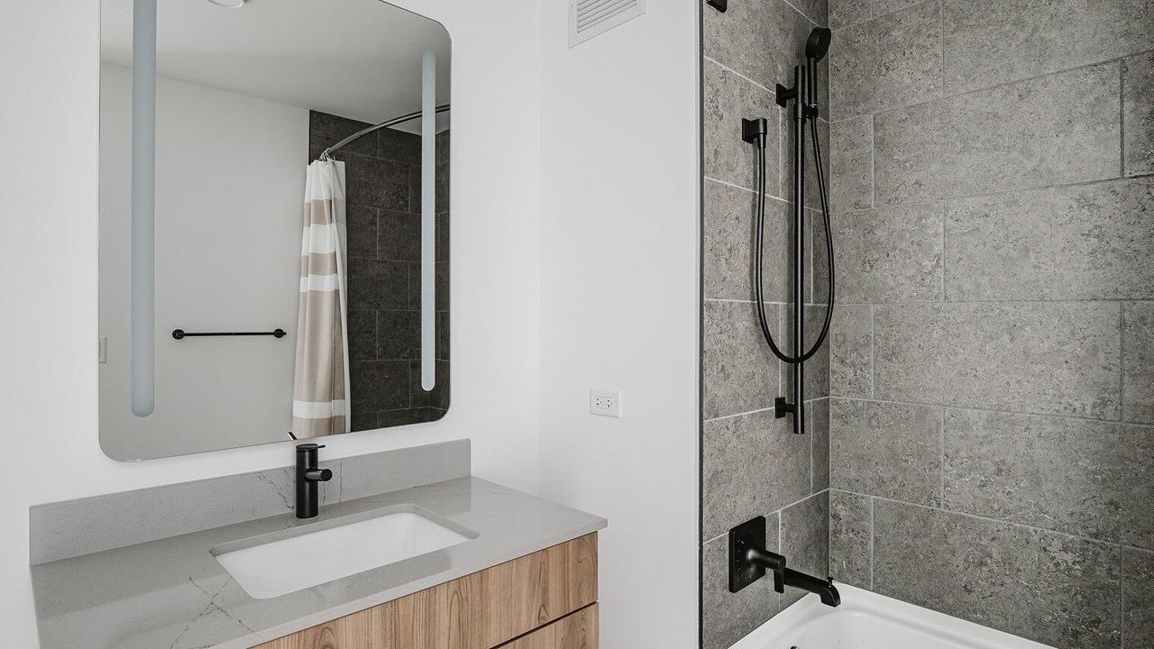 Photo of Bathroom in Streeterville