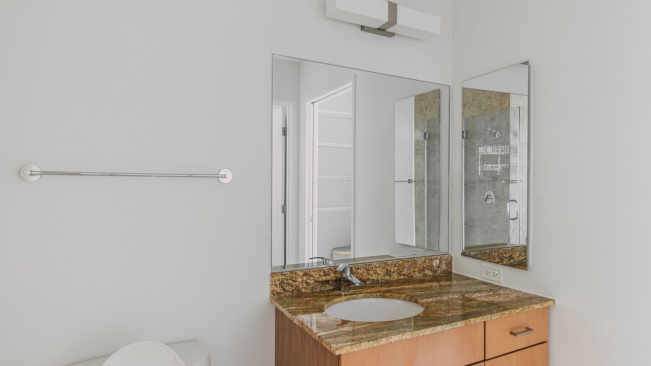 Photo of Bathroom in Streeterville