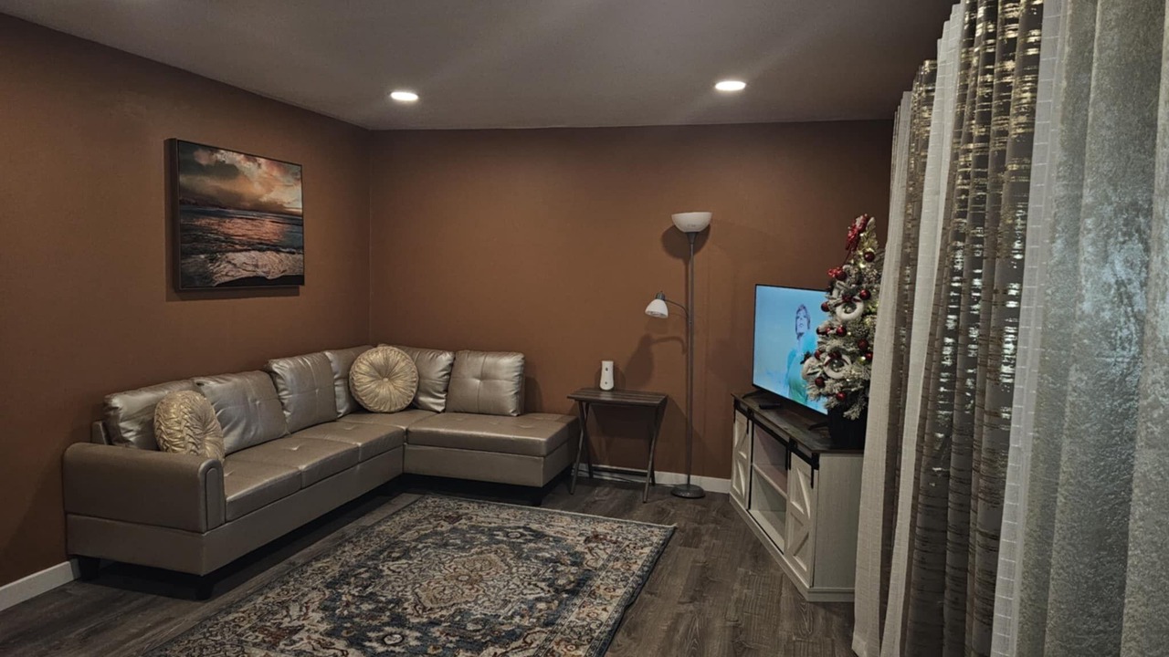 Photo of Livingroom in Glenview