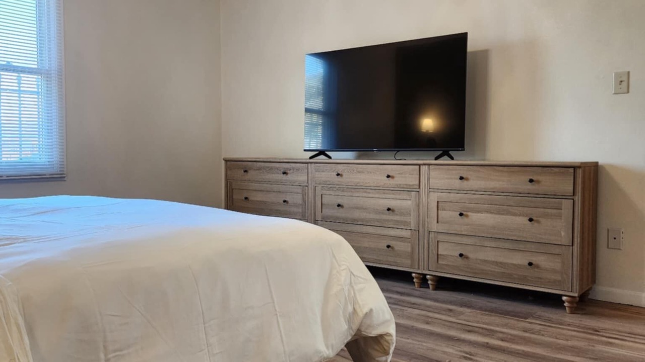Photo of Bedroom in Roscoe