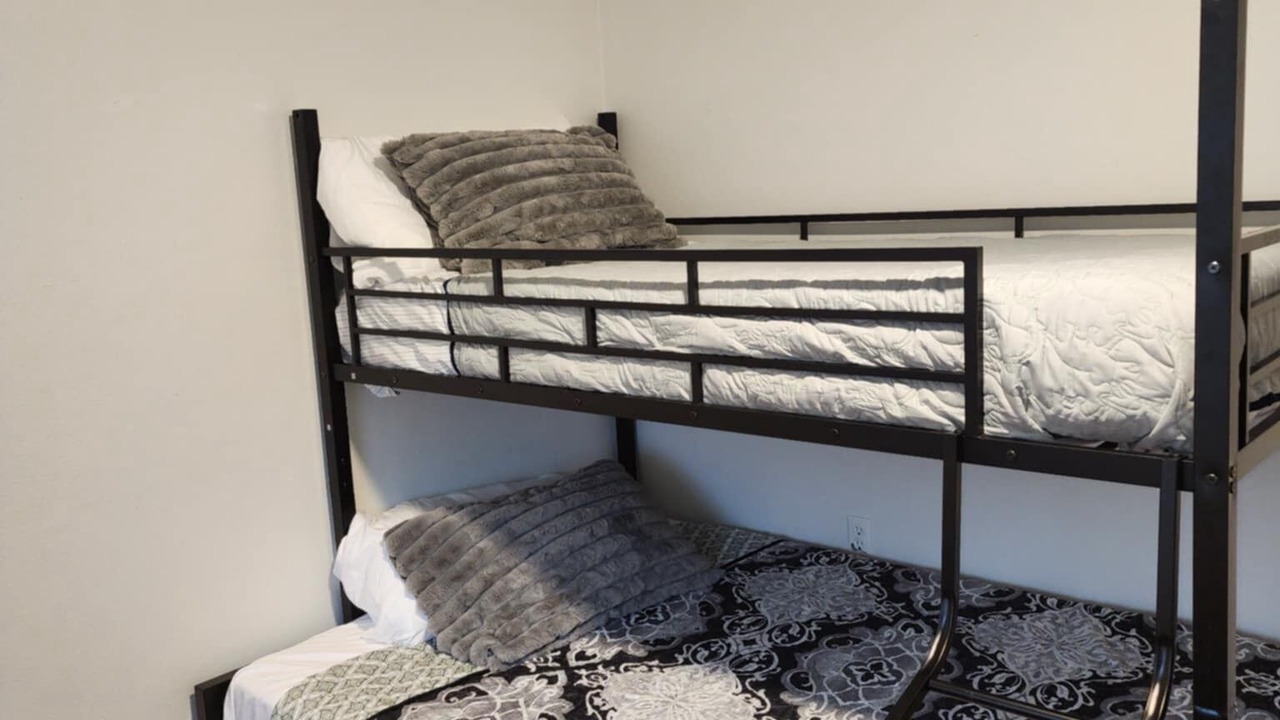 Photo of Bedroom in Roscoe