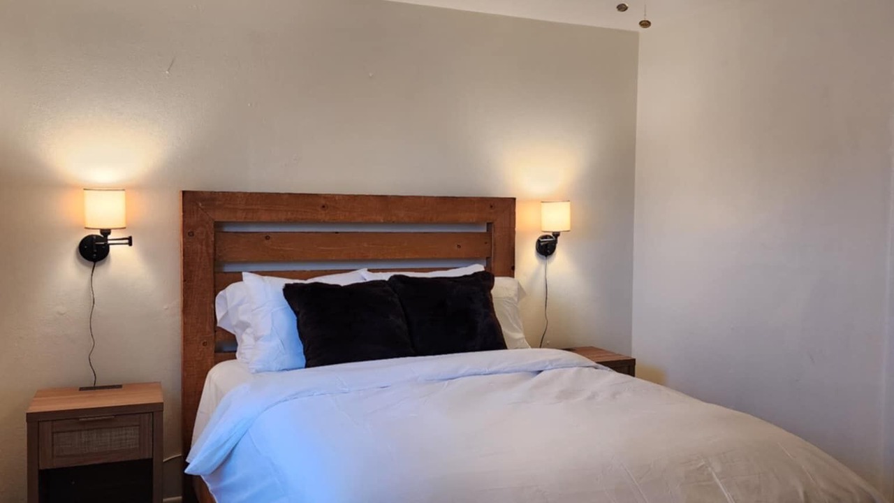 Photo of Bedroom in Roscoe
