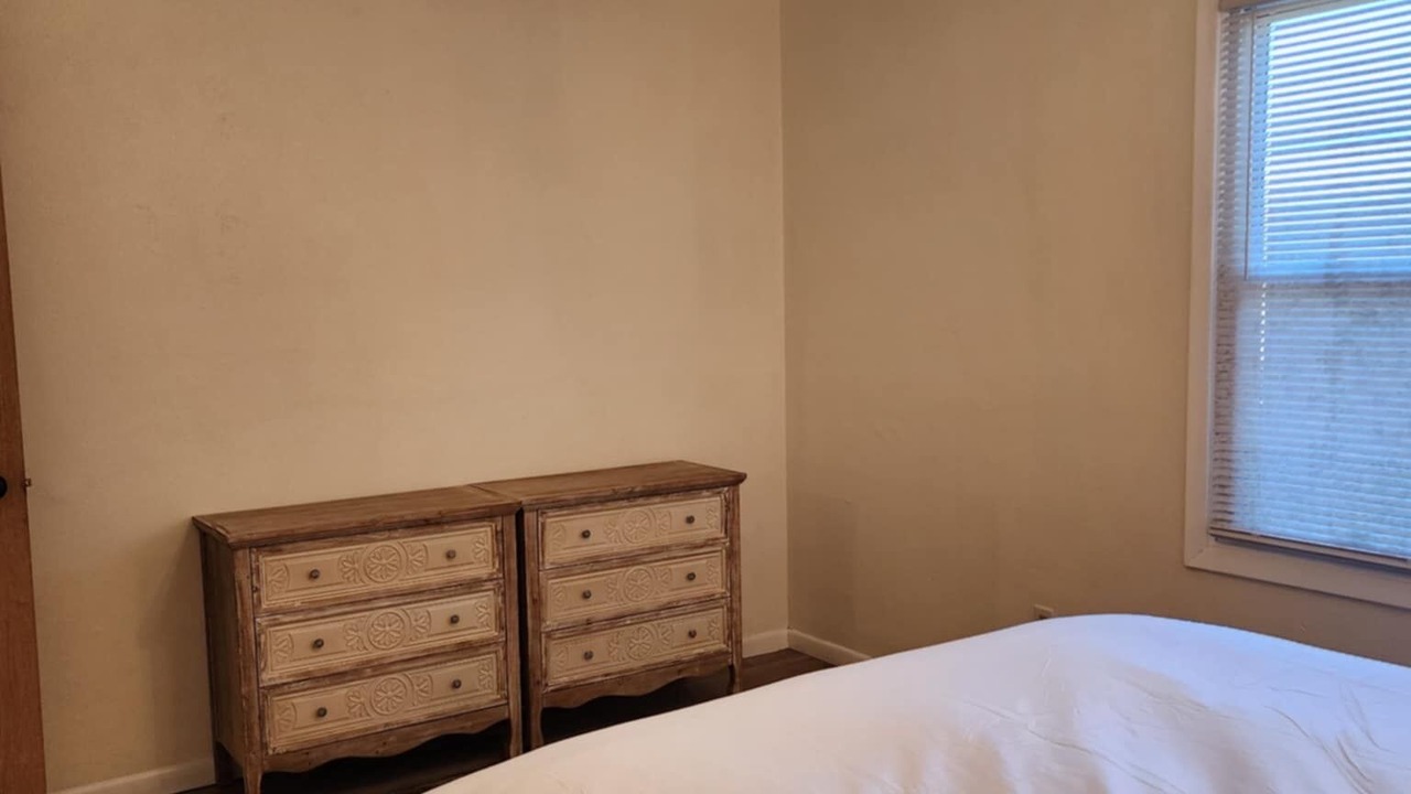 Photo of Bedroom in Roscoe