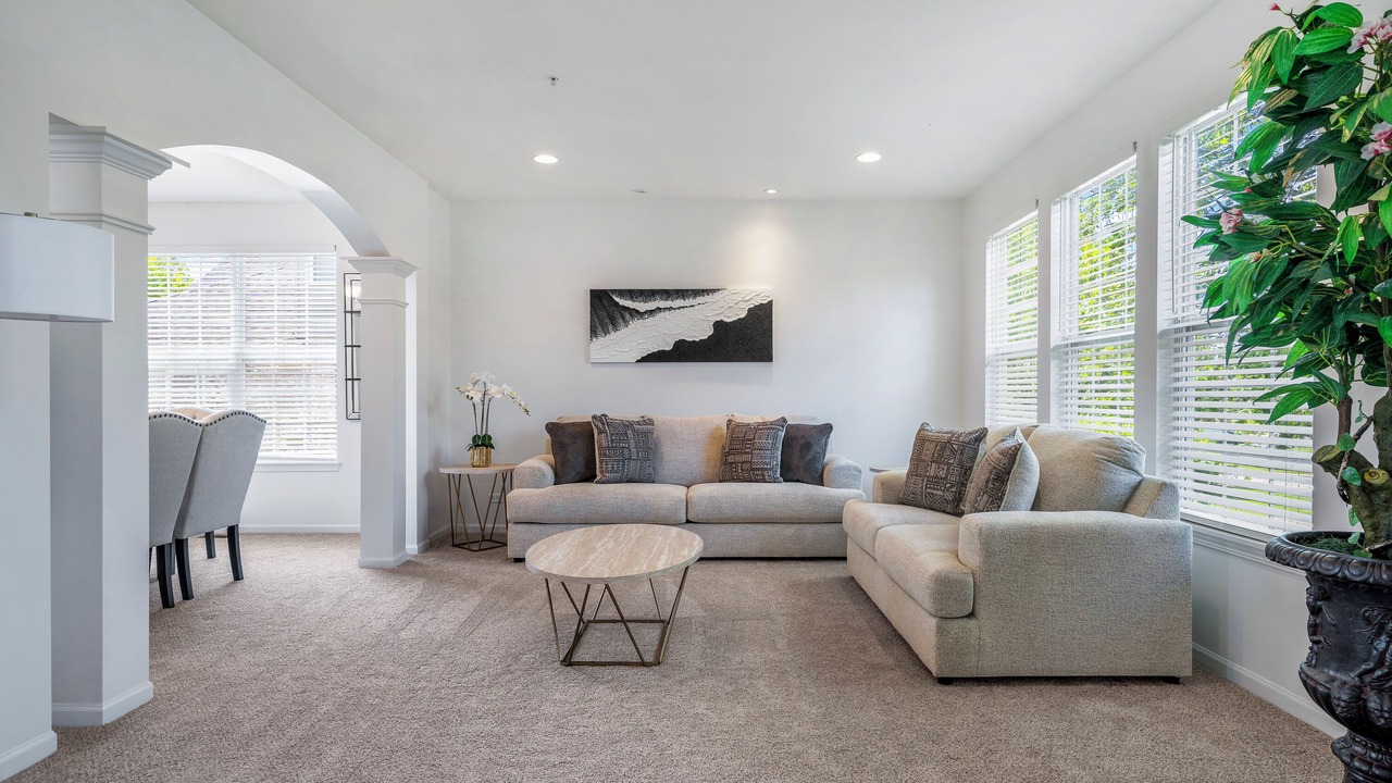Photo of Livingroom in Hoffman Estates