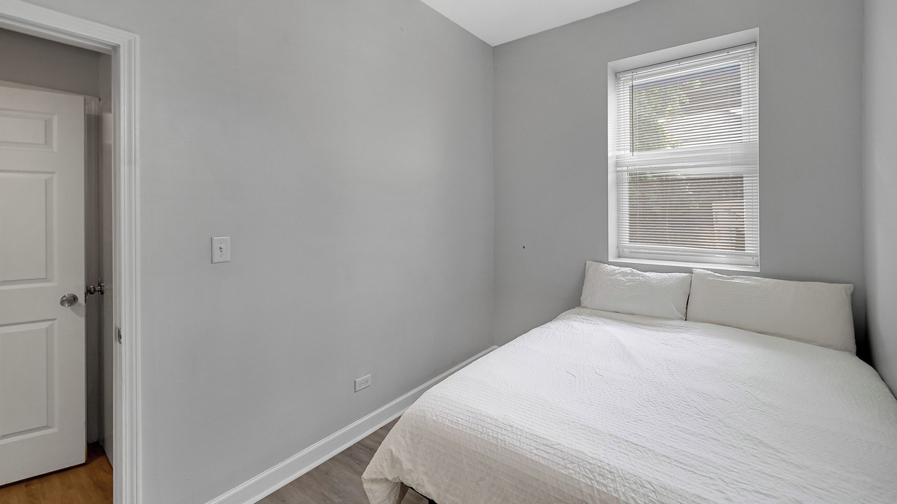 Photo of Bedroom in Lower West Side
