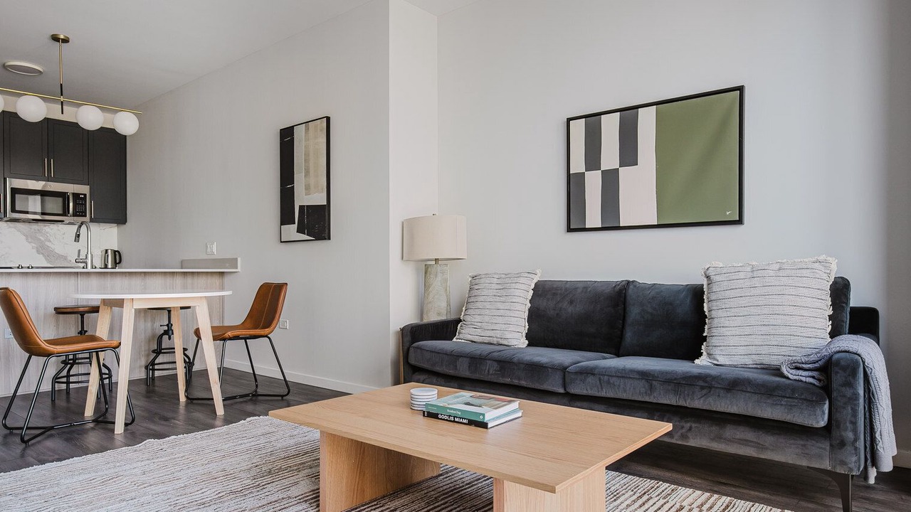 Photo of Livingroom in East Hyde Park