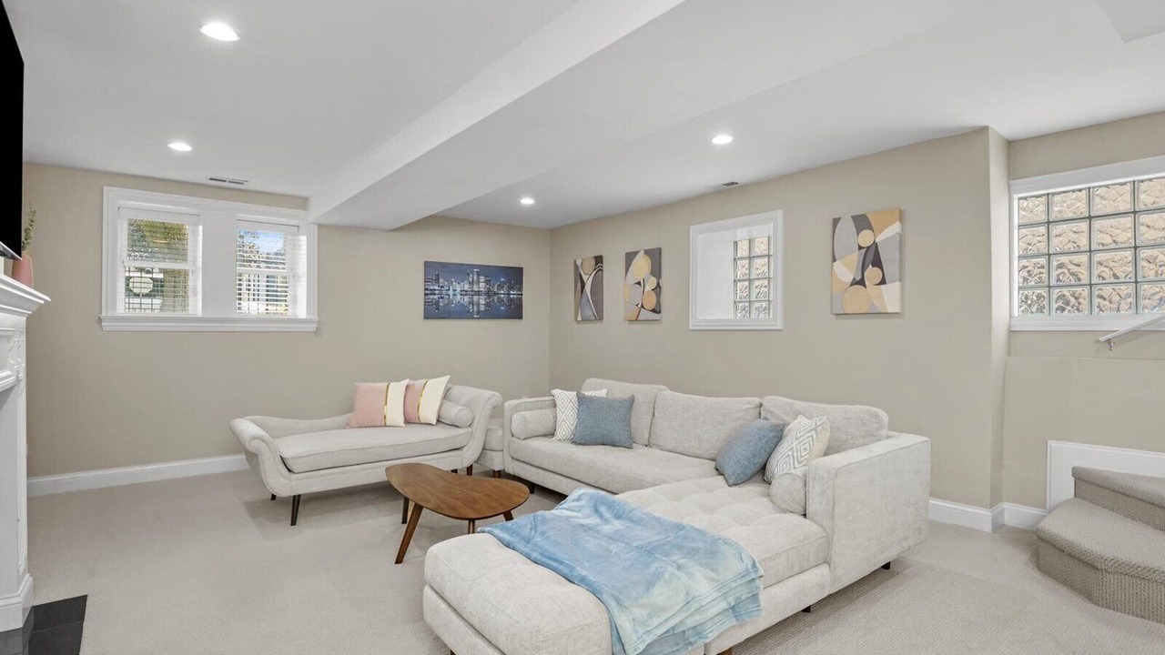 Photo of Livingroom in Lakeview