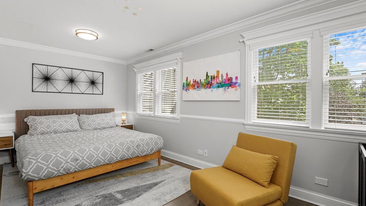 Photo of Bedroom in Lakeview
