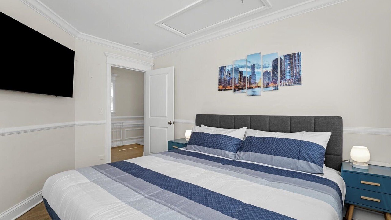 Photo of Bedroom in Lakeview