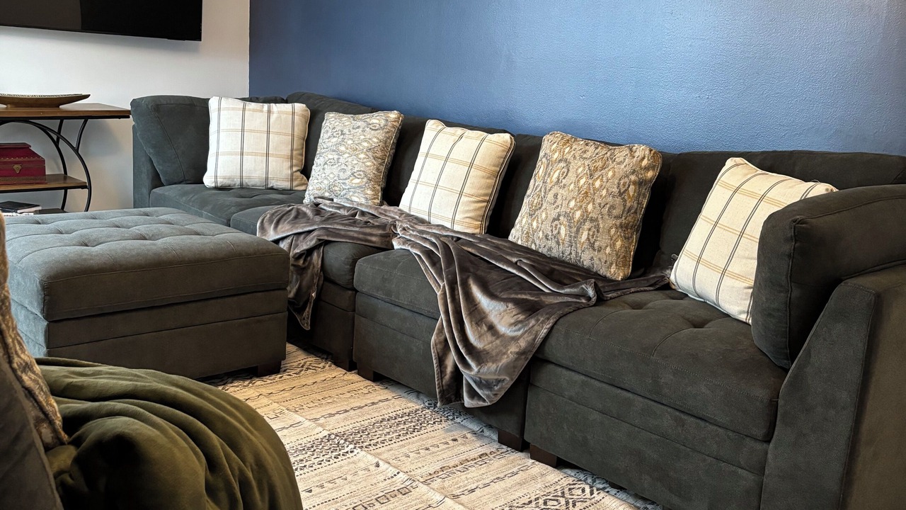 Photo of Livingroom in Aurora