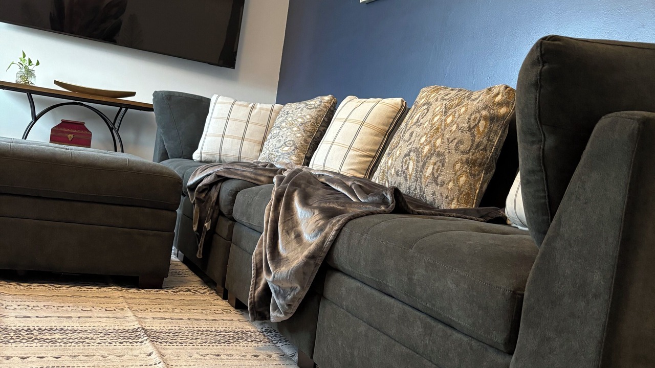 Photo of Livingroom in Aurora