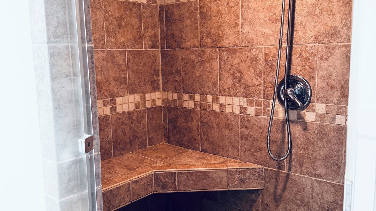 Photo of Bathroom in Lynn Center