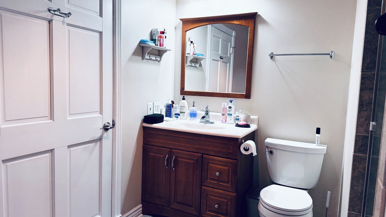 Photo of Bathroom in Lynn Center