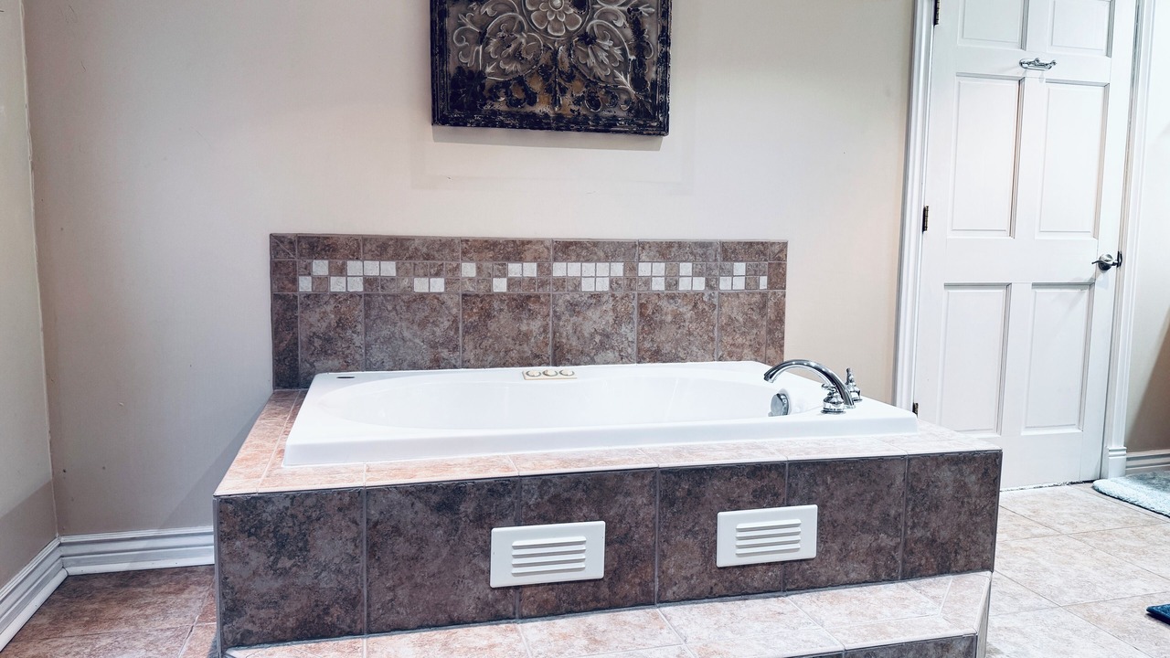 Photo of Bathroom in Lynn Center