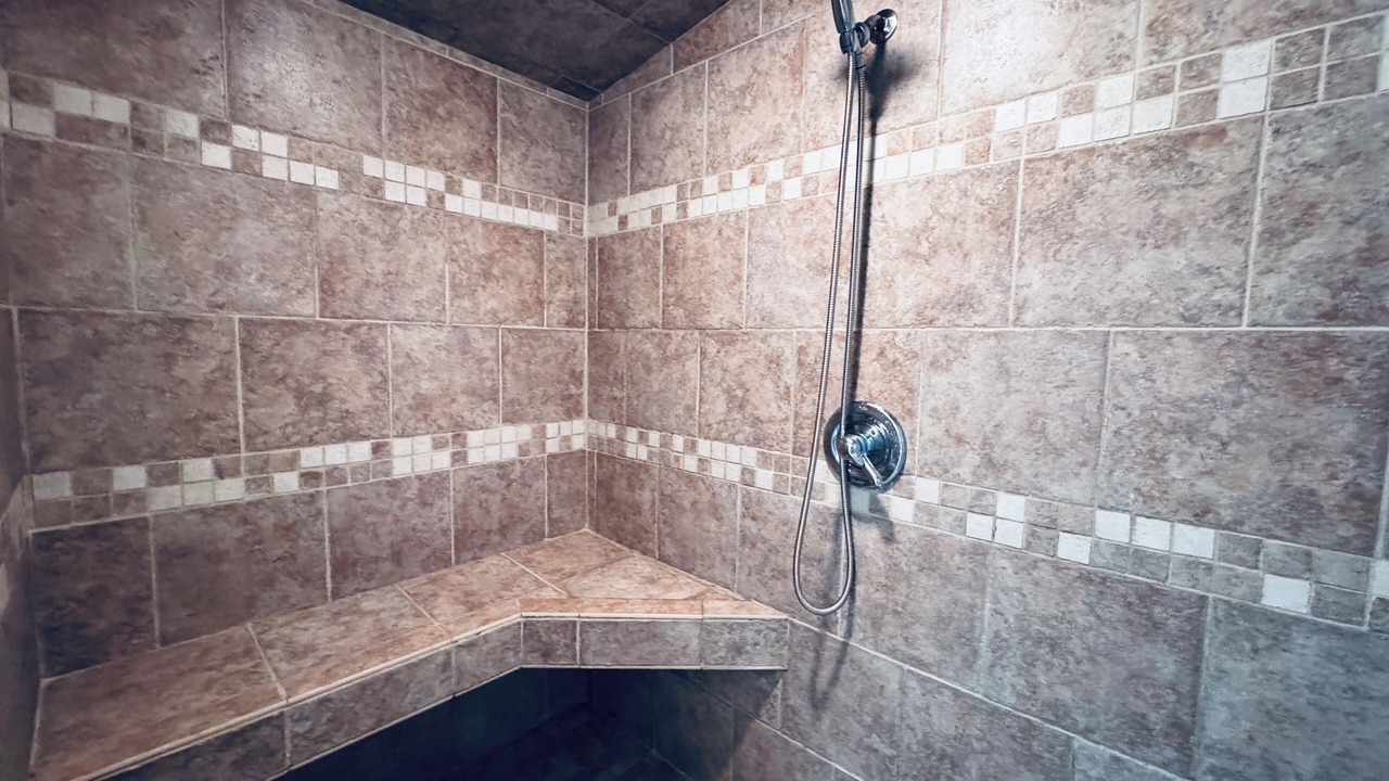 Photo of Bathroom in Lynn Center