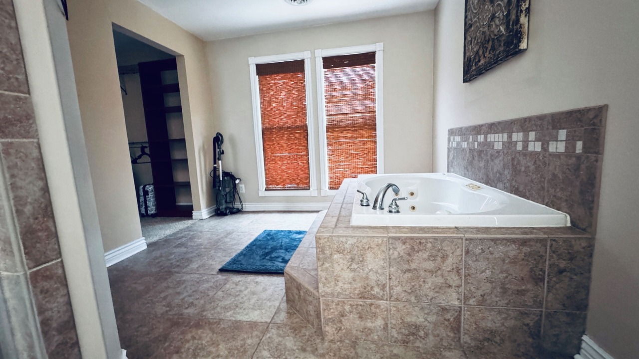 Photo of Bathroom in Lynn Center