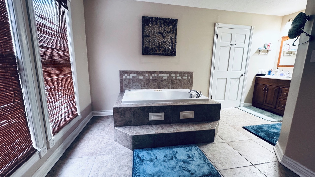 Photo of Bathroom in Lynn Center