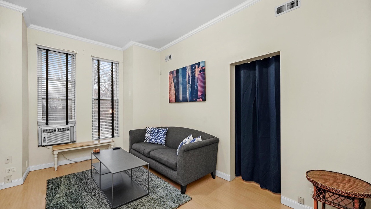 Photo of Livingroom in University Village / Little Italy
