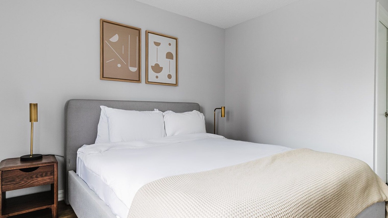 Photo of Bedroom in Near North Side