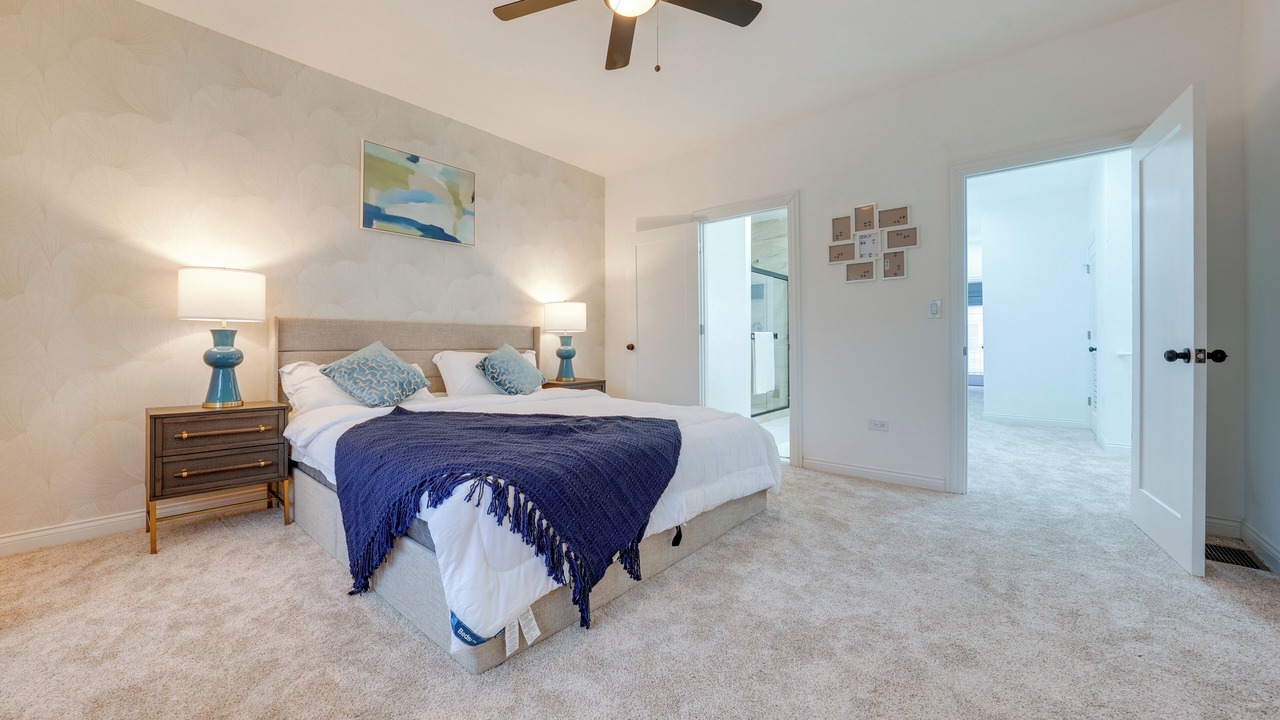 Photo of Bedroom in Lisle