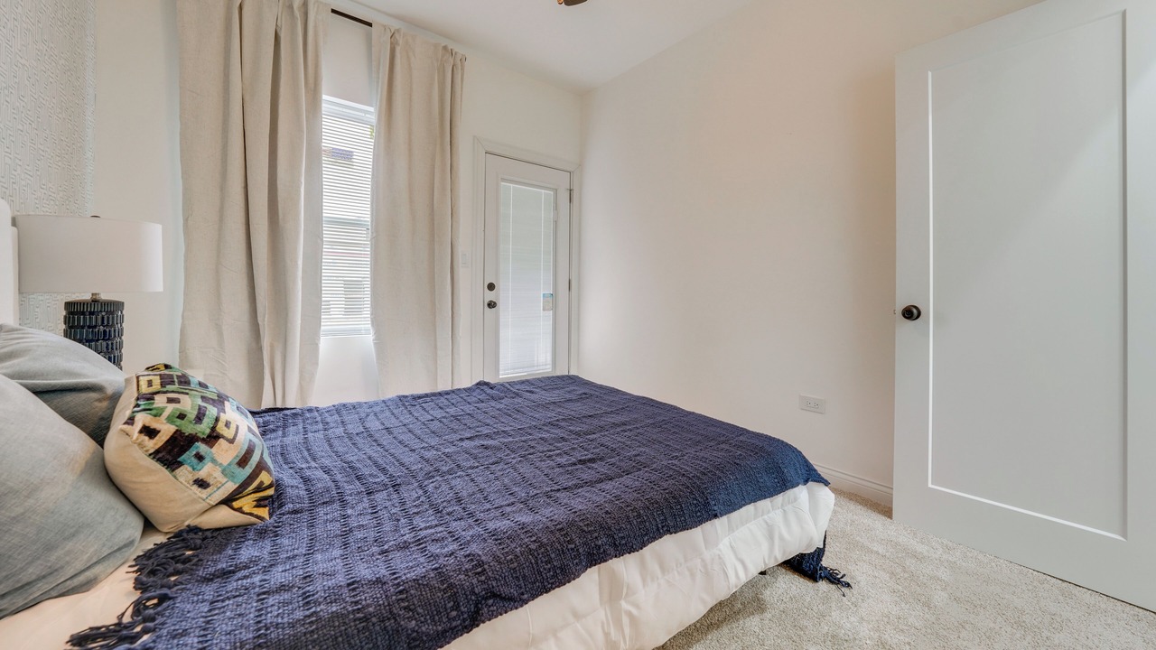 Photo of Bedroom in Lisle
