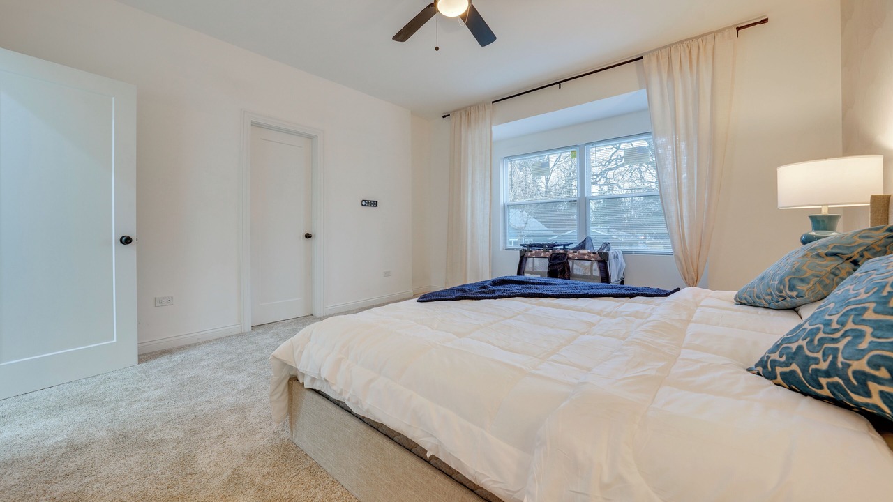 Photo of Bedroom in Lisle
