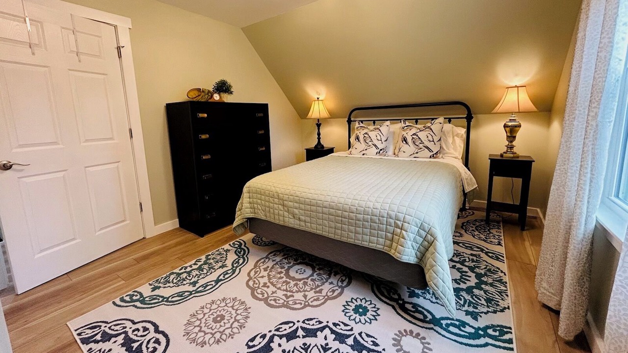 Photo of Bedroom in Galesburg