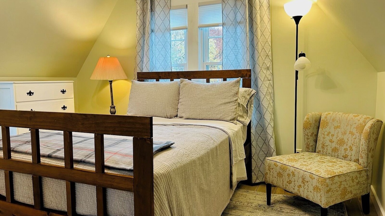 Photo of Bedroom in Galesburg