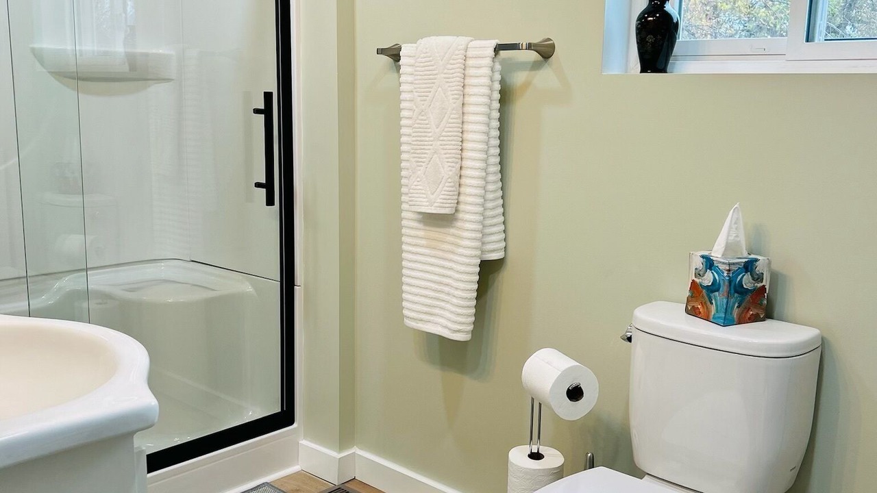 Photo of Bathroom in Galesburg