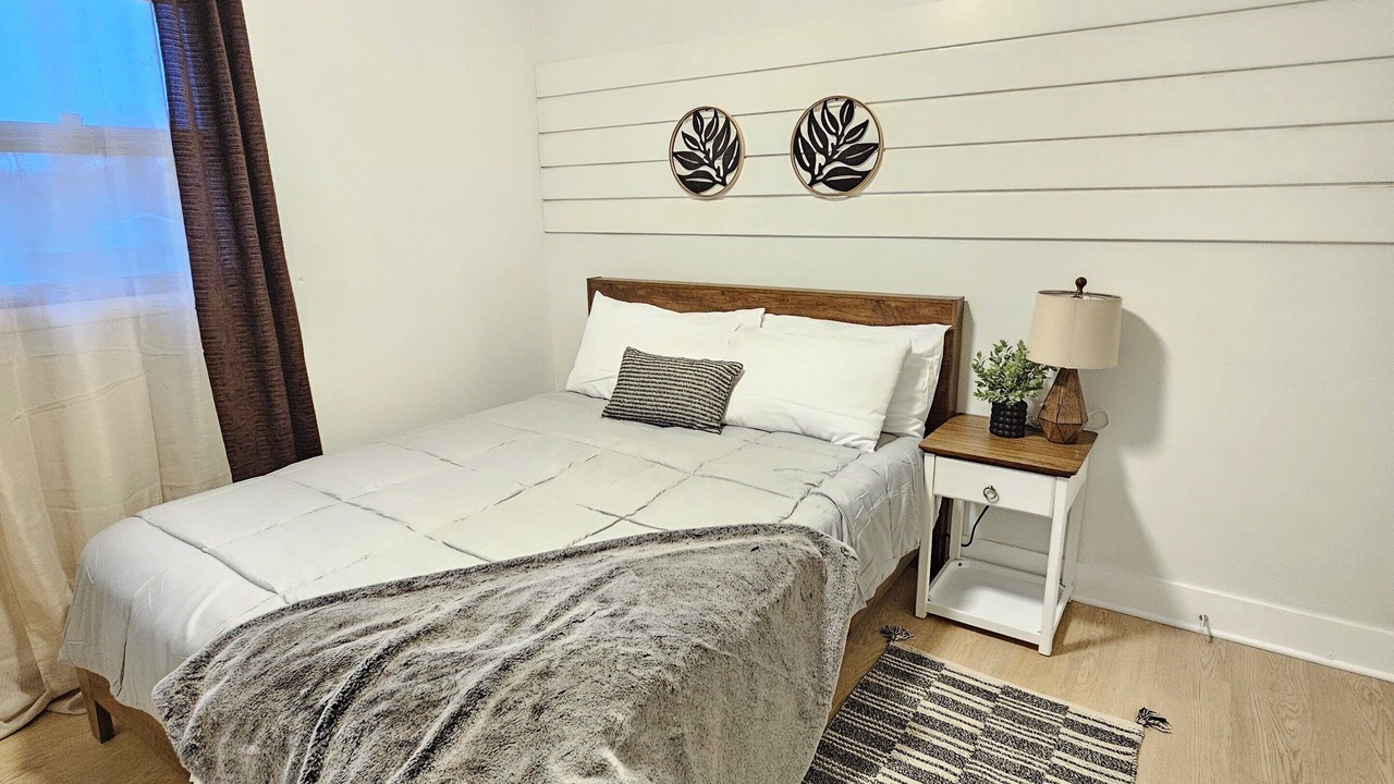 Photo of Bedroom in Waukegan