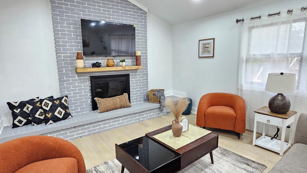 Photo of Livingroom in Waukegan