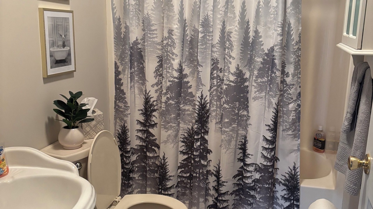 Photo of Bathroom in Saline County